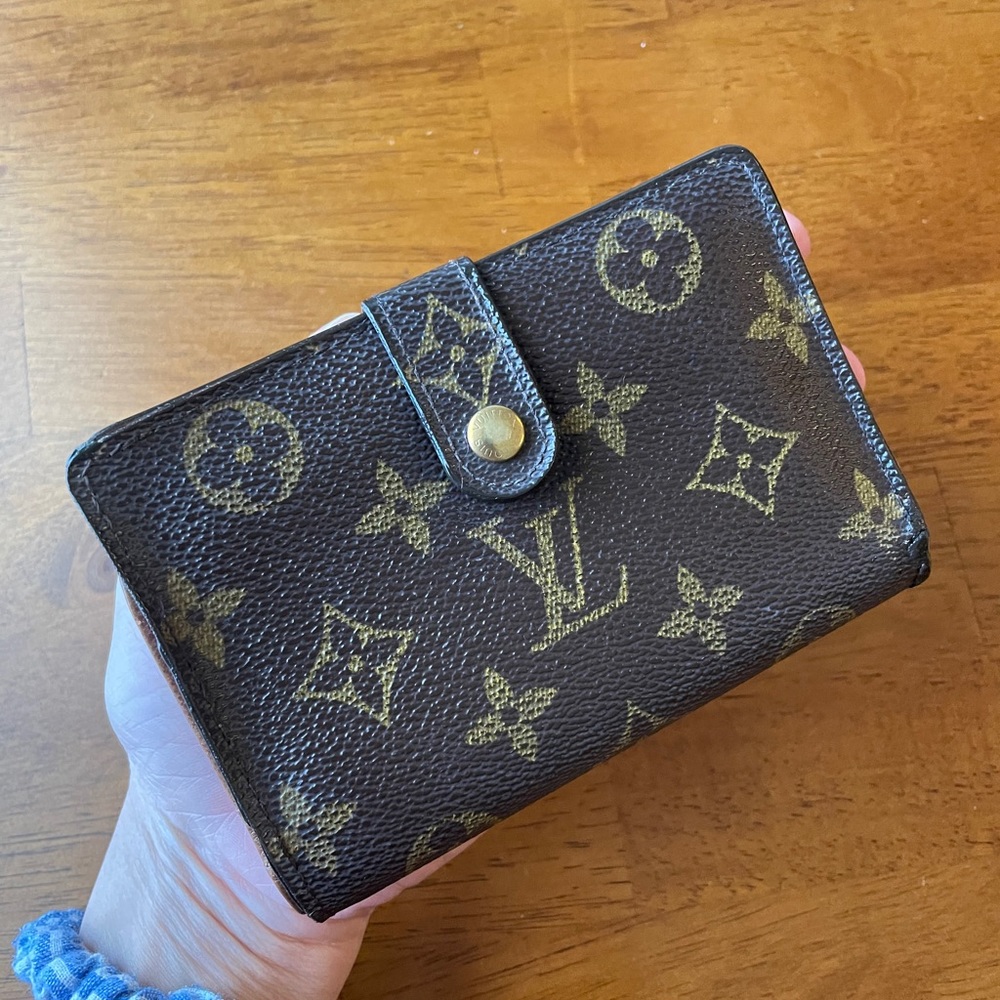 Authentic Louis Vuitton Kisslock wallet